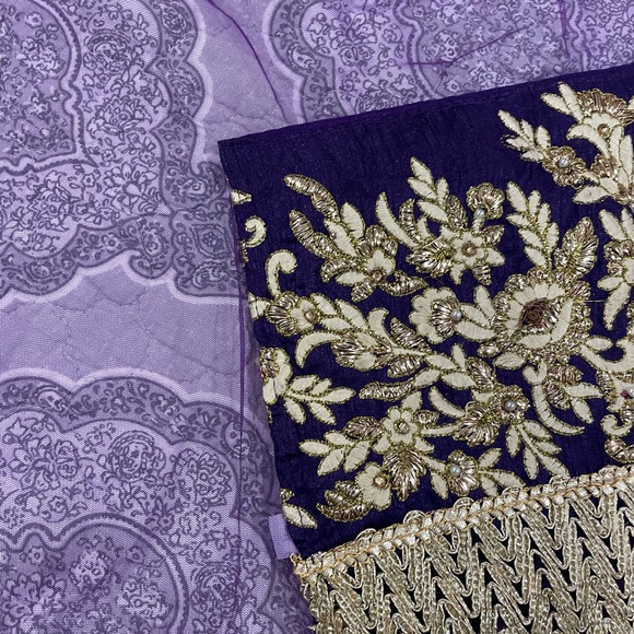 New Dark purple golden beige shaded net saree. - Picture 7 of 14